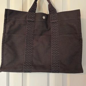 EUC Hermes zippered canvas tote with lock, no key